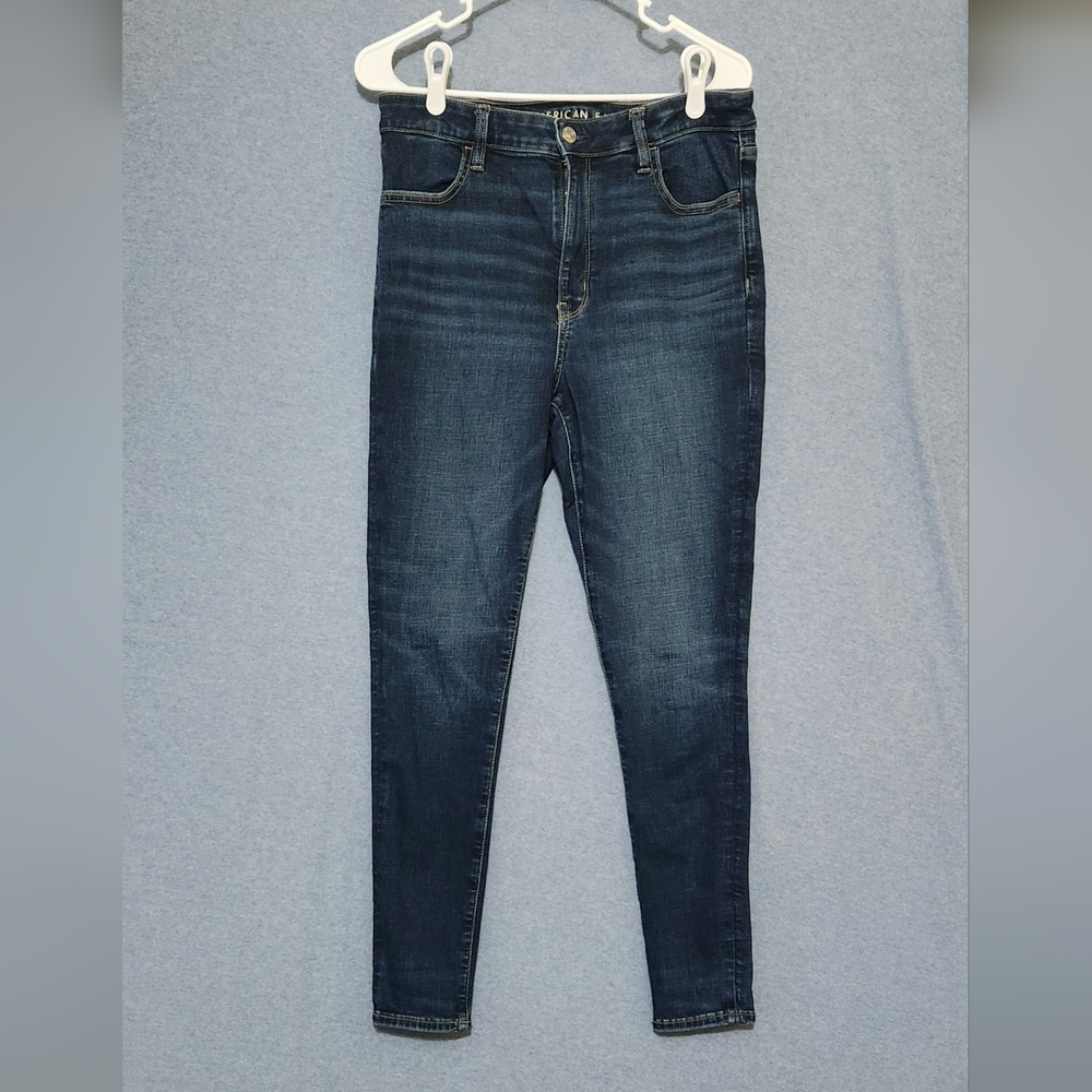 American Eagle Super High-Rise Jeggings. Size 30